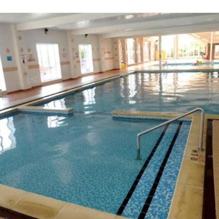 Holiday Home In Lyons Robin Hood Holiday Park Meliden Esterno foto