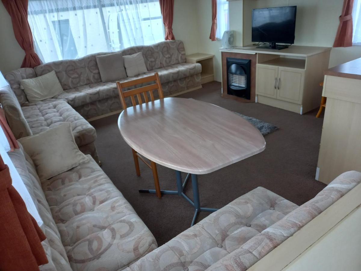 Holiday Home In Lyons Robin Hood Holiday Park Meliden Esterno foto