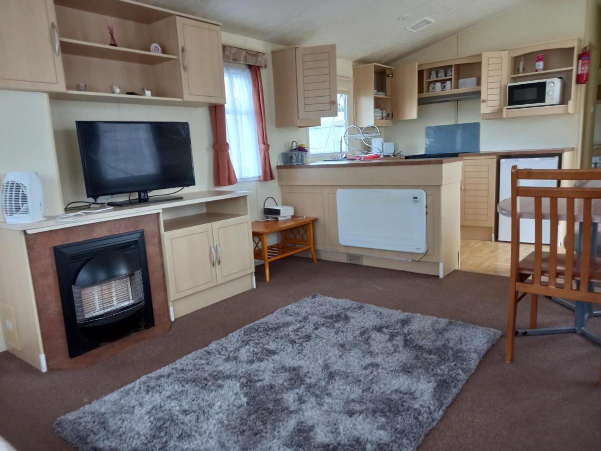 Holiday Home In Lyons Robin Hood Holiday Park Meliden Esterno foto