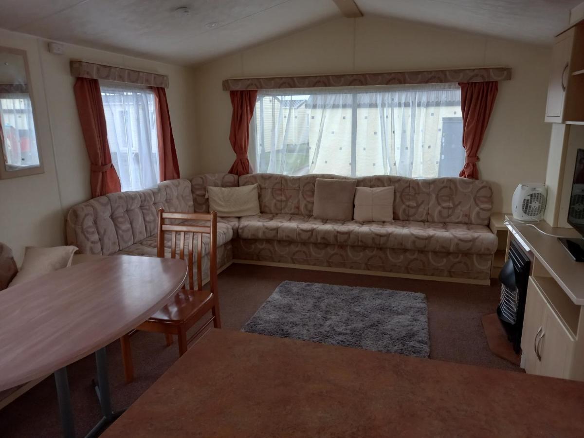 Holiday Home In Lyons Robin Hood Holiday Park Meliden Esterno foto