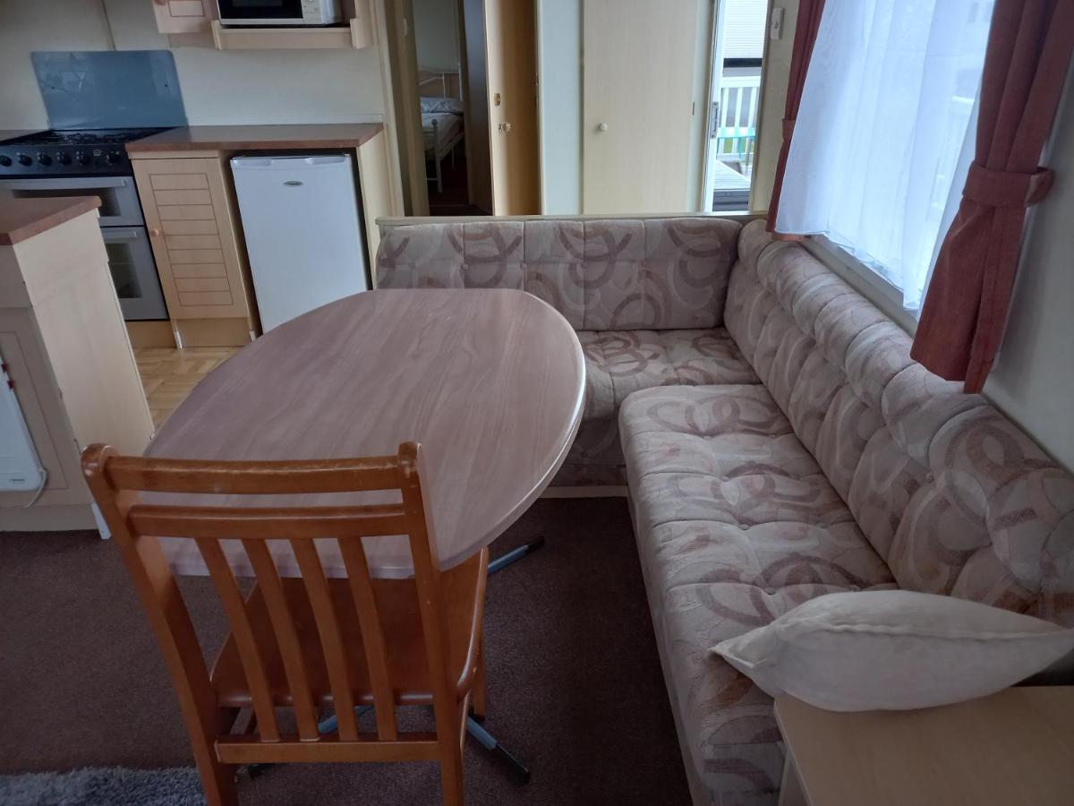 Holiday Home In Lyons Robin Hood Holiday Park Meliden Esterno foto