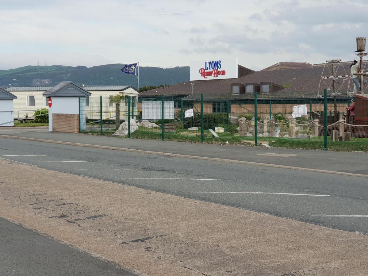 Holiday Home In Lyons Robin Hood Holiday Park Meliden Esterno foto