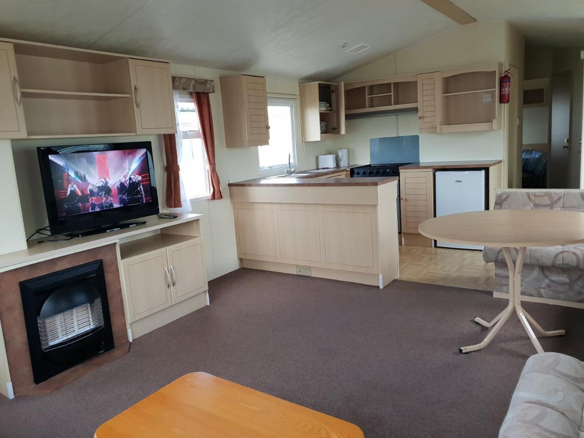Holiday Home In Lyons Robin Hood Holiday Park Meliden Esterno foto