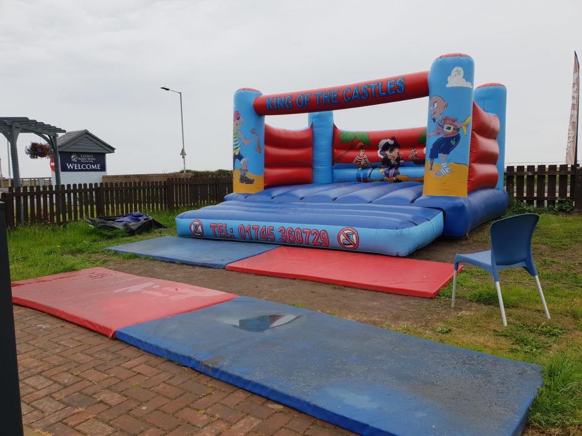 Holiday Home In Lyons Robin Hood Holiday Park Meliden Esterno foto