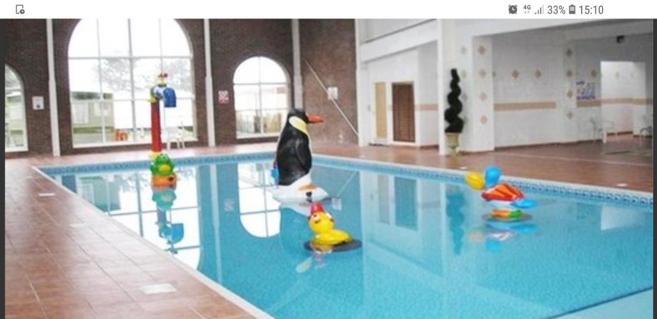Holiday Home In Lyons Robin Hood Holiday Park Meliden Esterno foto